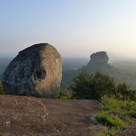 Kassapa Home Stay Sigiriya Exteriör bild