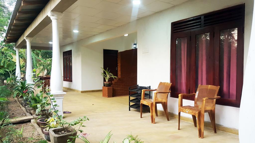 Kassapa Home Stay Sigiriya Exteriör bild